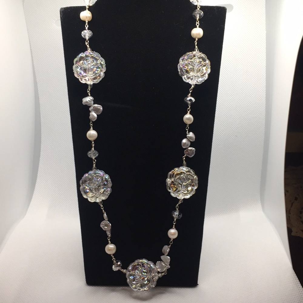 Aurora Borealis flower /Freshwater Pearls Necklace